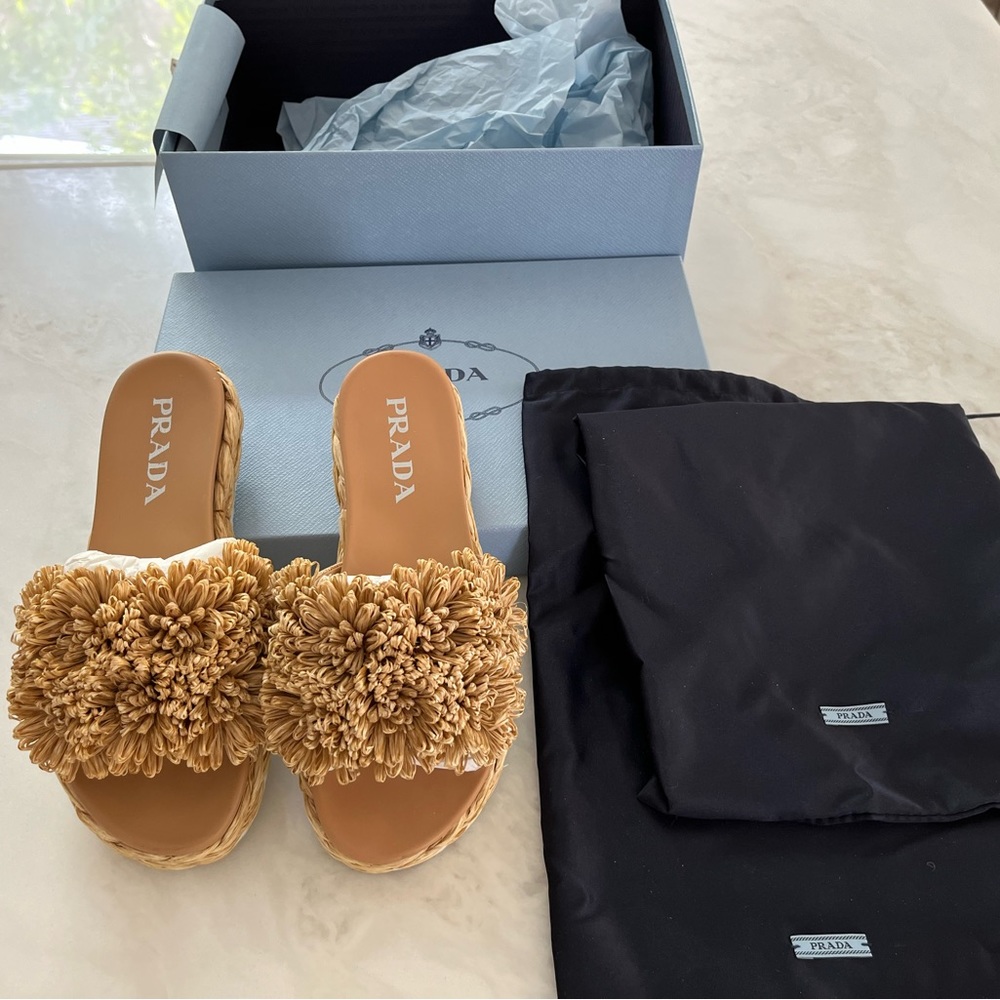 Prada Slides. Raffia Calzature Donna Size 36. Original box and dust bags.